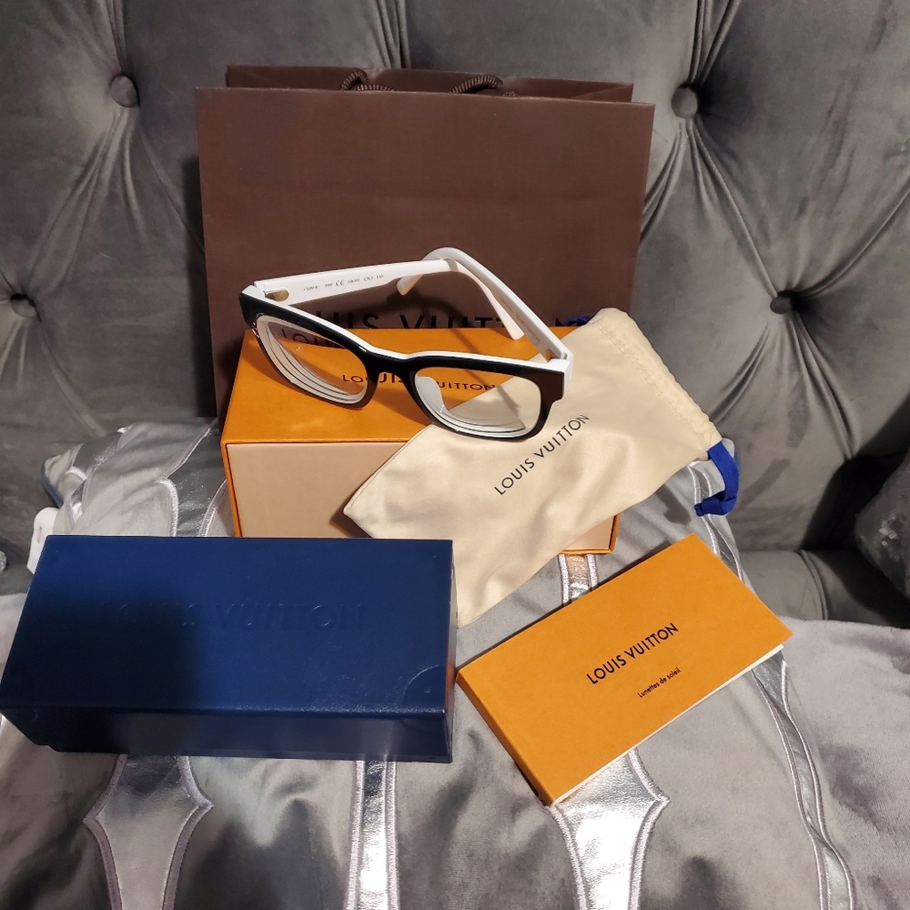 💯 percent Authentic Louis Vuitton Eyeglasses Black/White